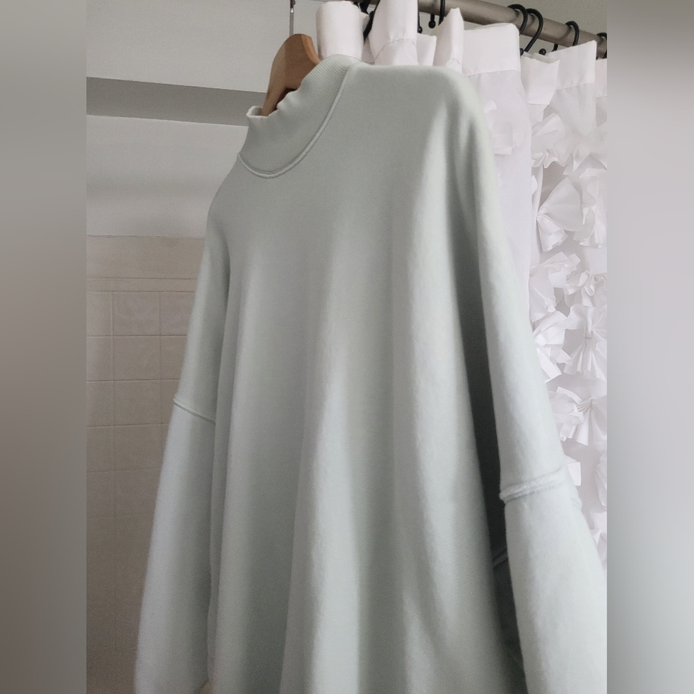 the mockneck sweatshirt - Picture 2 of 3